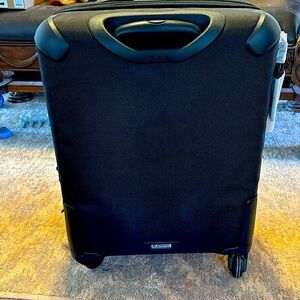 Tumi Continental black expandable carry-on
22x17x9
Never used
Tags still on